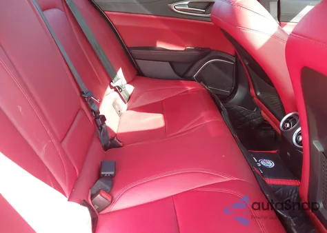 2020 Alfa Romeo Giulia z USA, uszkodzony, nr VIN ZARFANANXL7626901